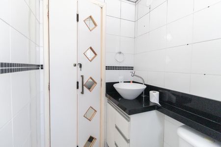Apartamento à venda com 50m², 2 quartos e 1 vaga Apartamento à venda com 50m², 2 quartos e 1 vagaBanheiro