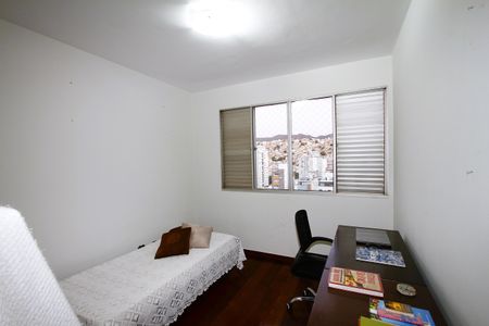 Apartamento à venda com 175m², 3 quartos e 2 vagasQuarto 1