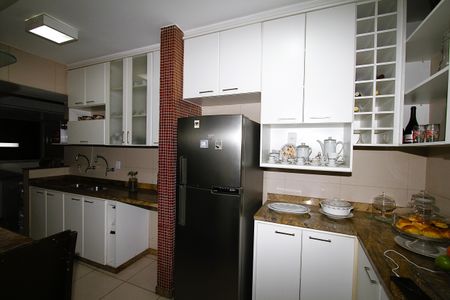 Apartamento à venda com 175m², 3 quartos e 2 vagasCozinha