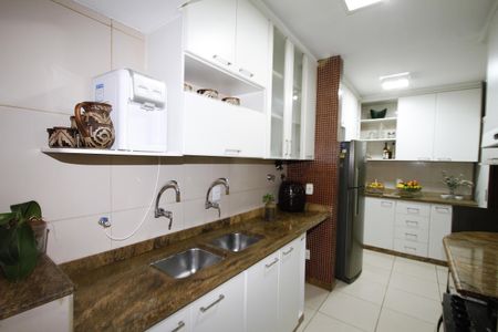 Apartamento à venda com 175m², 3 quartos e 2 vagasCozinha