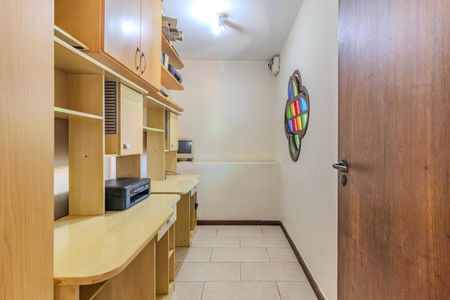 Casa para alugar com 350m², 4 quartos e 3 vagasEscritório