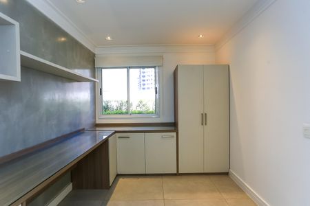 Apartamento à venda com 217m², 2 quartos e 2 vagasEscritório