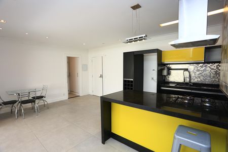 Apartamento à venda com 217m², 2 quartos e 2 vagasCozinha