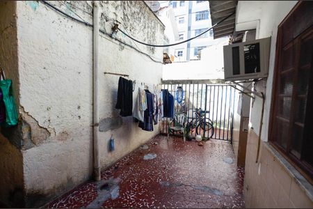 Casa à venda com 90m², 4 quartos e 4 vagas Casa à venda com 90m², 4 quartos e 4 vagasÁrea de Serviço