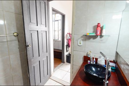 Casa à venda com 90m², 4 quartos e 4 vagas Casa à venda com 90m², 4 quartos e 4 vagasBanheiro 1