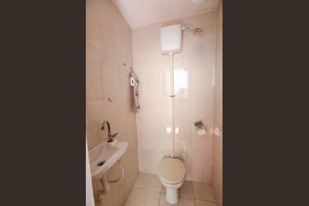 Casa à venda com 90m², 4 quartos e 4 vagas Casa à venda com 90m², 4 quartos e 4 vagasBanheiro 2