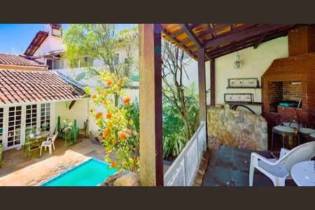 Casa para alugar com 380m², 5 quartos e 4 vagasQuintal