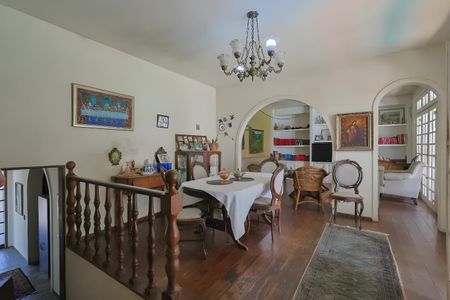 Casa para alugar com 380m², 5 quartos e 4 vagasSala