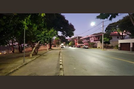 Casa para alugar com 380m², 5 quartos e 4 vagasVista da Rua