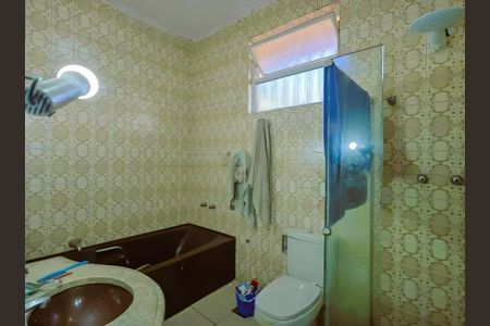 Casa para alugar com 380m², 5 quartos e 4 vagasBanheiro