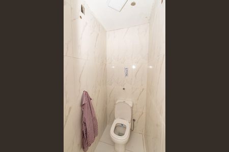 Apartamento à venda com 77m², 3 quartos e sem vagaBanheiro de serviço