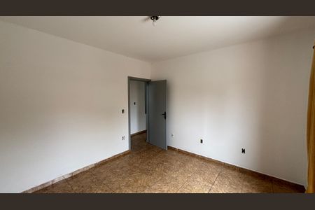 Casa à venda com 178m², 3 quartos e 2 vagasQuarto 2