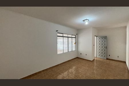 Casa à venda com 178m², 3 quartos e 2 vagasSala