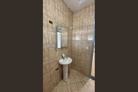 Casa à venda com 178m², 3 quartos e 2 vagasBanheiro