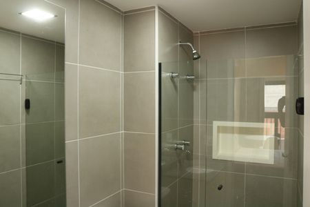 Banheiro de apartamento para alugar com 1 quarto, 22m² em Barra Funda, São Paulo