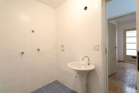 Apartamento para alugar com 188m², 3 quartos e sem vagaBanheiro Social 2