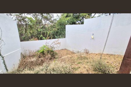 Casa à venda com 180m², 3 quartos e 2 vagas Casa à venda com 180m², 3 quartos e 2 vagasQuintal