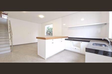 Casa à venda com 180m², 3 quartos e 2 vagas Casa à venda com 180m², 3 quartos e 2 vagasCozinha