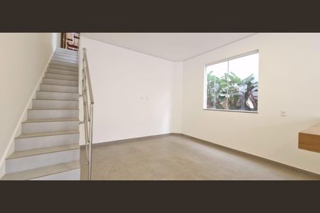 Casa à venda com 180m², 3 quartos e 2 vagas Casa à venda com 180m², 3 quartos e 2 vagasCopa