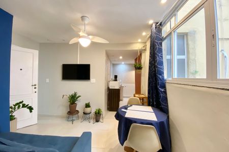Sala de apartamento para alugar com 1 quarto, 55m² em Copacabana, Rio de Janeiro