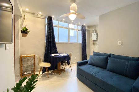 Sala de apartamento para alugar com 1 quarto, 55m² em Copacabana, Rio de Janeiro