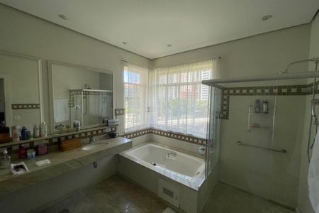 Banheiro do Quarto 1 de apartamento à venda com 3 quartos, 280m² em Bela Vista, São Paulo
