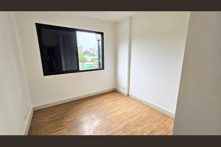 Apartamento à venda com 178m², 4 quartos e 3 vagasQuarto 2