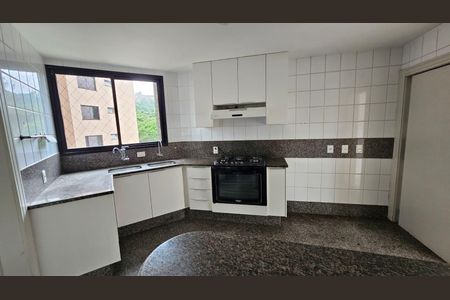 Apartamento à venda com 178m², 4 quartos e 3 vagasCozinha
