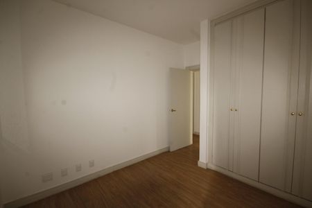 Apartamento à venda com 178m², 4 quartos e 3 vagasQuarto 3