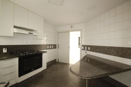 Apartamento à venda com 178m², 4 quartos e 3 vagasCozinha