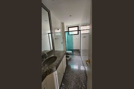 Apartamento à venda com 178m², 4 quartos e 3 vagasBanheiro Social