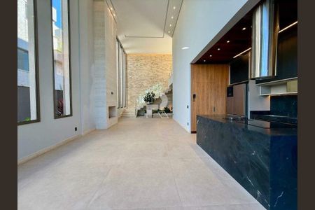 Casa à venda com 555m², 4 quartos e 3 vagas