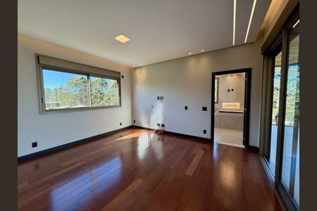 Casa à venda com 555m², 4 quartos e 3 vagas