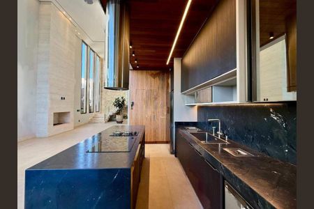 Casa à venda com 555m², 4 quartos e 3 vagas