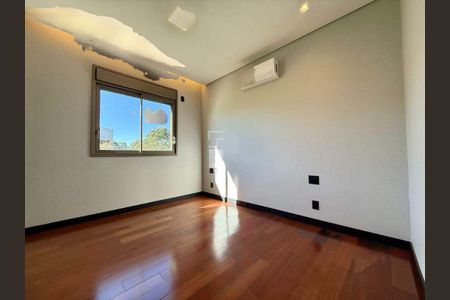 Casa à venda com 555m², 4 quartos e 3 vagas