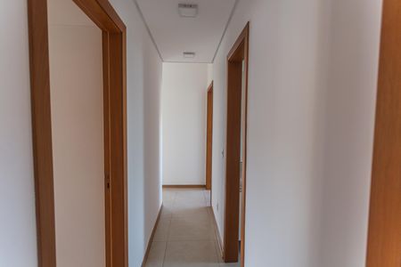 Corredor de apartamento à venda com 3 quartos, 89m² em Serra, Belo Horizonte