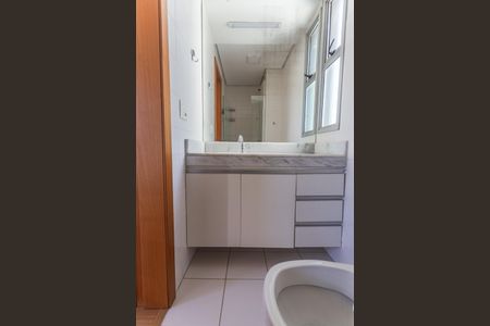 Apartamento à venda com 89m², 3 quartos e 1 vaga Apartamento à venda com 89m², 3 quartos e 1 vagaBanheiro da Suíte