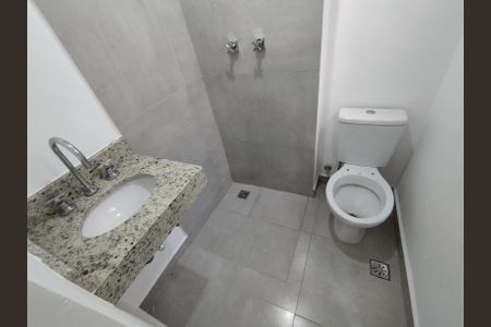 Casa para alugar com 100m², 2 quartos e 1 vaga Casa para alugar com 100m², 2 quartos e 1 vagaBanheiro da Suíte 2