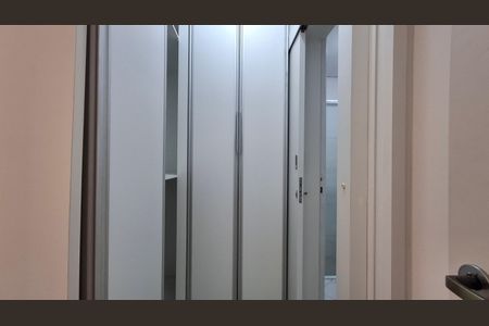 Apartamento para alugar com 85m², 2 quartos e 2 vagas Apartamento para alugar com 85m², 2 quartos e 2 vagasCloset da suíte