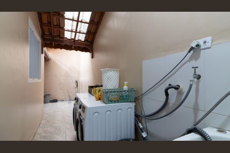 Casa à venda com 93m², 3 quartos e 2 vagas Casa à venda com 93m², 3 quartos e 2 vagasÁrea de Serviço