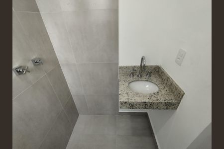 Casa para alugar com 100m², 2 quartos e 1 vaga Casa para alugar com 100m², 2 quartos e 1 vagaBanheiro da Suíte 2