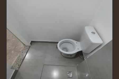 Casa para alugar com 100m², 2 quartos e 1 vaga Casa para alugar com 100m², 2 quartos e 1 vagaBanheiro da Suíte 1