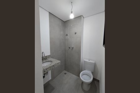 Casa para alugar com 100m², 2 quartos e 1 vaga Casa para alugar com 100m², 2 quartos e 1 vagaBanheiro da Suíte 1