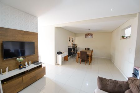 Casa para alugar com 180m², 3 quartos e 1 vagaSala