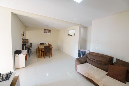 Casa para alugar com 180m², 3 quartos e 1 vagaSala