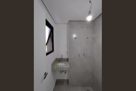 Casa para alugar com 100m², 2 quartos e 1 vaga Casa para alugar com 100m², 2 quartos e 1 vagaBanheiro da Suíte 1