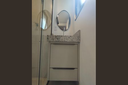 Casa para alugar com 100m², 2 quartos e 1 vaga Casa para alugar com 100m², 2 quartos e 1 vagaBanheiro da Suíte 1