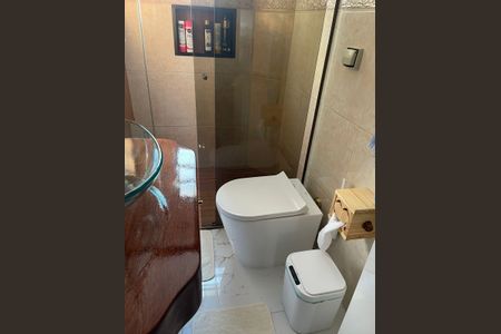 Casa à venda com 132m², 2 quartos e 1 vagaBanheiro
