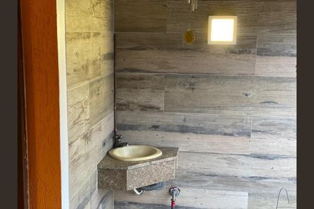 Casa à venda com 132m², 2 quartos e 1 vagaBanheiro