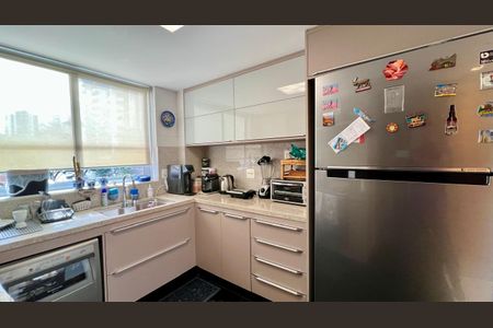 Apartamento à venda com 151m², 3 quartos e 3 vagasCozinha